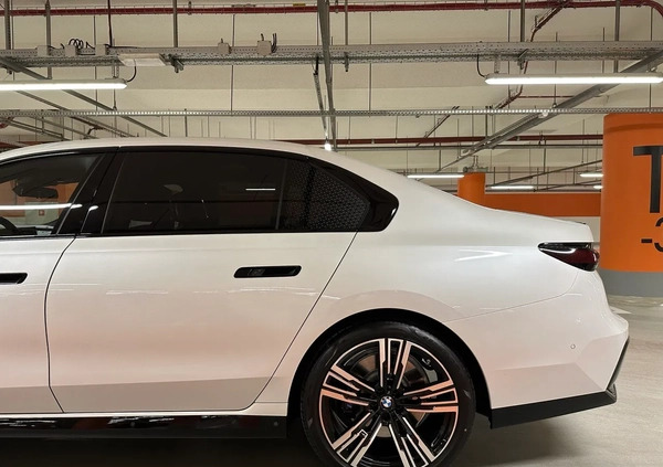 BMW Seria 7 cena 689000 przebieg: 4151, rok produkcji 2023 z Toruń małe 562
